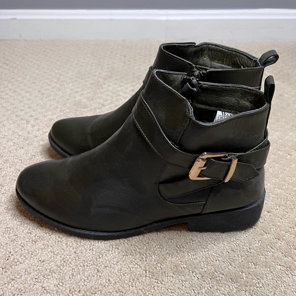 Wanted Buckle Boots in Olive Green Size 9 - Picture 2 of 6